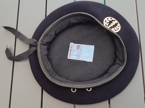 Beau béret taille service - taille,