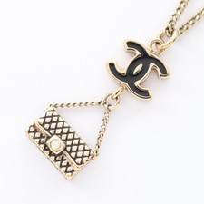 Collier pendentif matelasse
