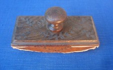 V53 Ancien Tampon Presse Buvard Bois Sculpté Art Populaire