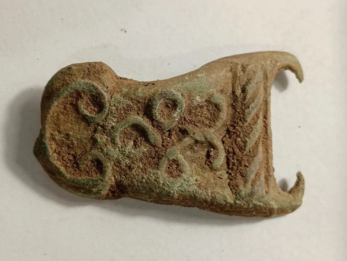 Plaque boucle fibule - plaque, o
