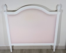 tête de lit pour enfant blanche et rose