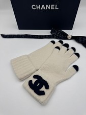 CHANEL Gants CC Logo Blanc