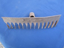 Ancien outil rateau fer 40,5 cm