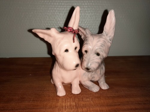 Chien assis porcelaine - assis, en