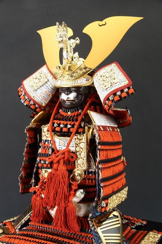 Poupée figurine samouraï