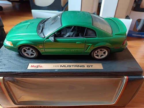 Voiture ford mustang - 1/18,
