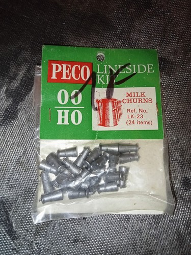 Vintage peco train - train, ho