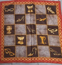 GRAND FOULARD CARRE MARQUES DE