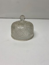 Cloche en verre ou cristal ? Ciselé à fromage ou autre bonne etat