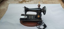 Machine à coudre  Singer recyclée en lampe