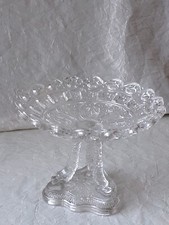 ANCIEN DRAGEOIR COUPE EN CRISTAL TAILLE PIED TETE DE POISSON FIN 19 EME**