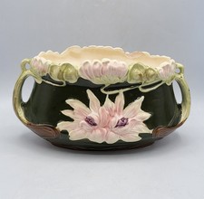 Jardinière en barbotine émaillée à décor floral de dahlias Art Nouveau