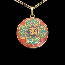 Pendentif Bouddhiste Amulette OM Bouddha Rouge Or Turquoise Bleu Cadeau Rond