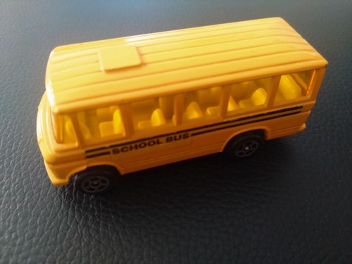 V579 corgi junior mercedes - v579,