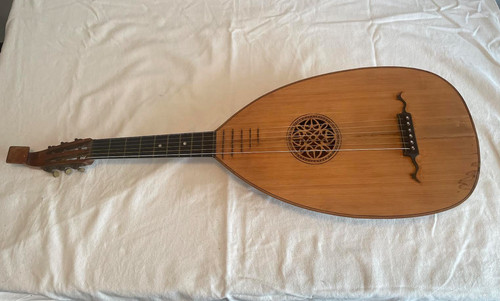 Guitare luth datant fin - datant, la