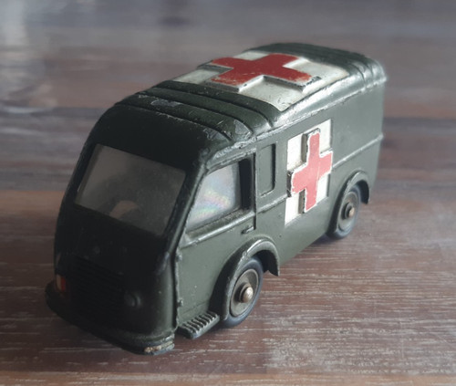Dinky toys ancienne ambulance - dinky,