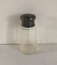 Salière de table en verre cerclé d'argent 925/1000e poinçon minerve XIXe siècle