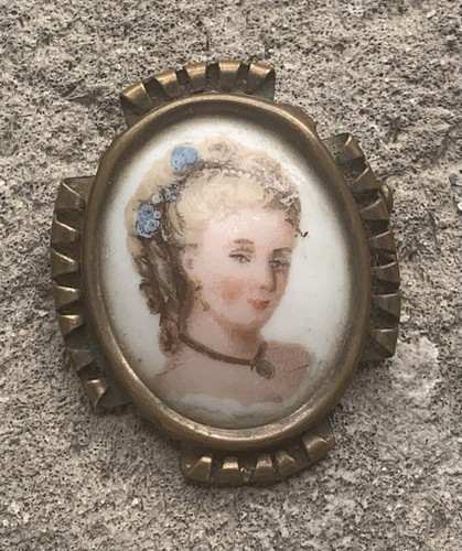 Jolie broche porcelaine - , de
