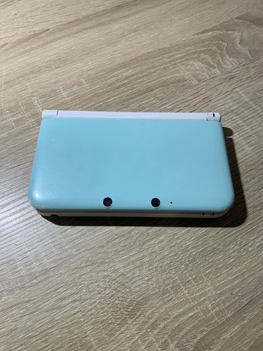 2084 nintendo 3ds mint - 2084,
