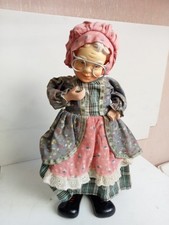 poupée automate en pocelaine