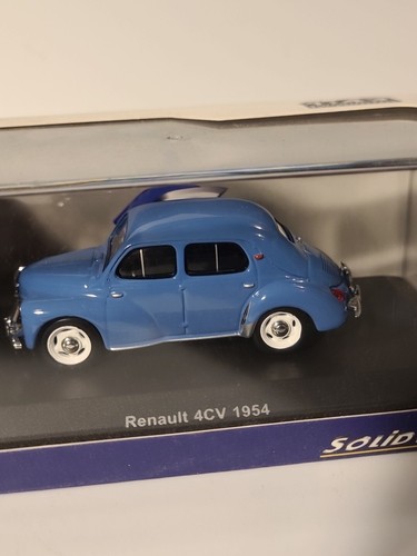 Renault 4cv bleu - 1954, solido
