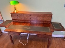 Bureau à gradin acajou cuir et tiroirs