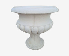 vase medicis en pierre