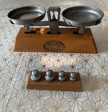 balance moulin roty en bois avec les petits poids