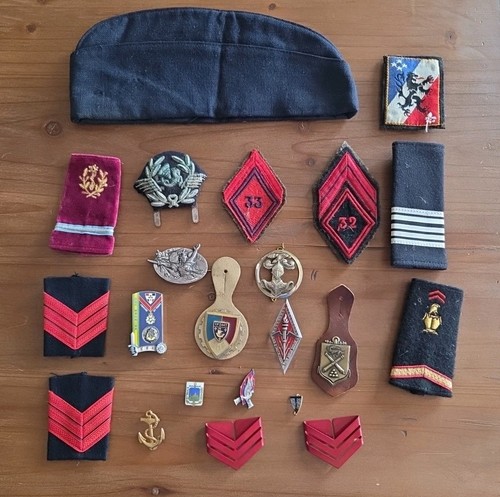 Lot insignes écussons - et,
