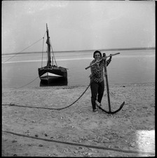 Portrait femme plage bord de