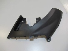 Plastique sous selle droit