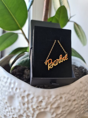 Collier barbie neuf vendu avec - barbie,