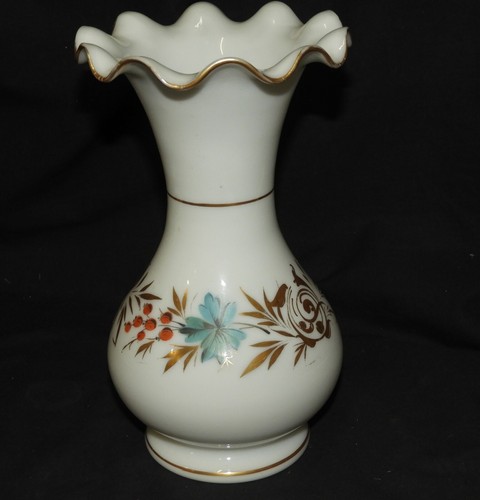 Vase ancien opaline blanche - vase,