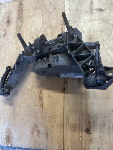 Mécanisme lève bulle moteur