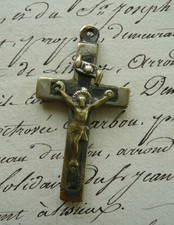 Ancien PENDENTIF CROIX religieuse métal argenté ébène