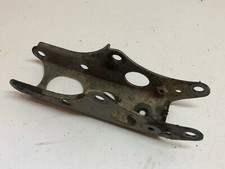 UN SUPPORT MOTEUR AVANT