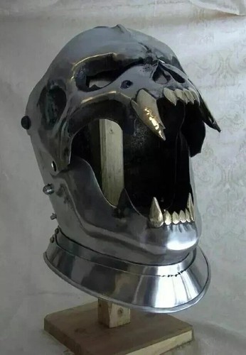 Casque crâne démon
