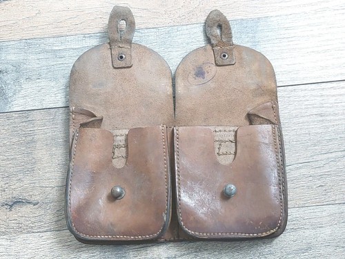 Une cartouchière cuir - une,