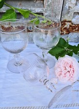 3 ANCIENS VERRES MOULES 1900 CISELES