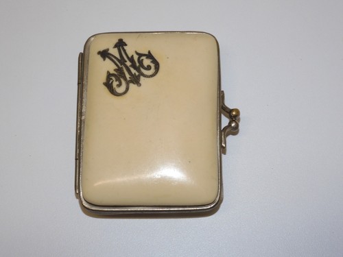 Joli petit porte monnaie - -joli,