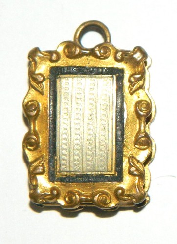 Joli pendentif plaqué or - en,