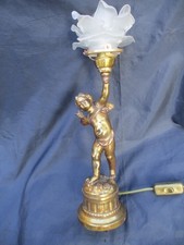 Lampe en régule doré signé Auguste MOREAU. Angelot, putto vers 1930. Style XIX