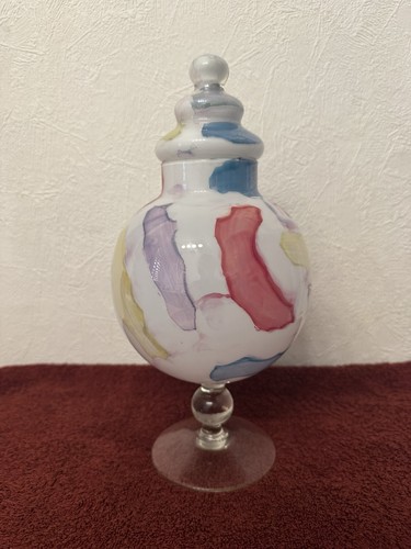 Vase couvert sur piédouche - couvert,