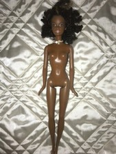 Vds poupée nue BARBIE CALI GIRL  black métisse 2003 MATTEL BO cassées