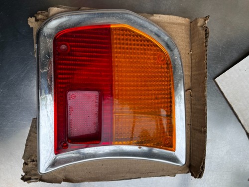Feu arrière peugeot 504 - arrière,
