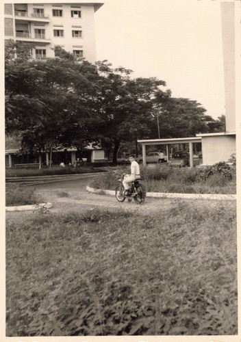 Ancienne photographie jeune - ancienne,