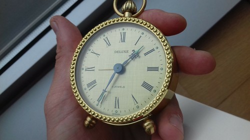 Deluxe 001 025 - 001.025, réveil