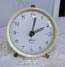 Réveil ancien JAPY Cadet  mécanique métal blanc vintage années 60