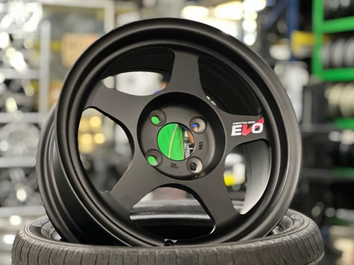Roue noire neuve - pouces, aow