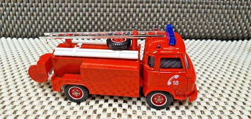 Camion pompier saviem sg4 - de,